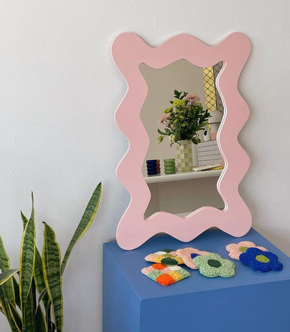 Wavy Edge Full-Length Mirror – Modern and Playful Design