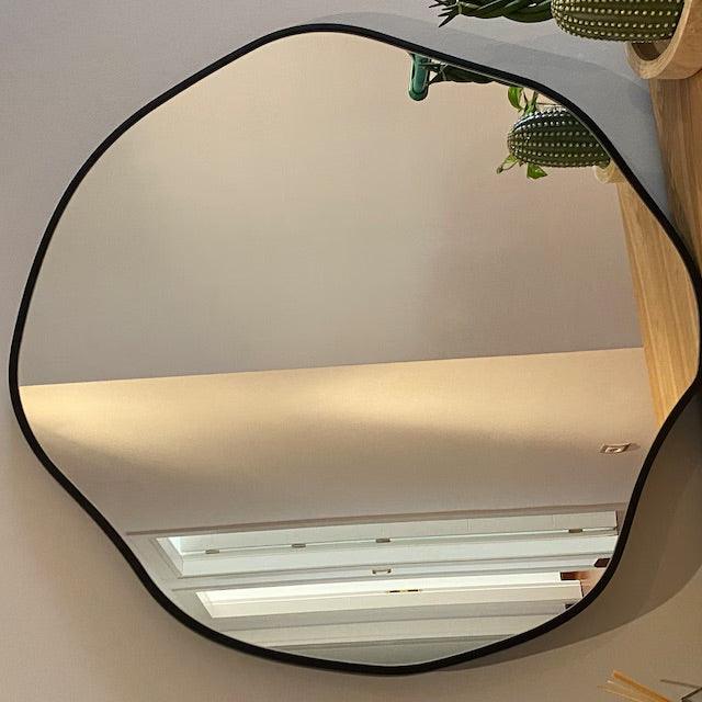 Chic Wavy Frame Mirror – Unique and Contemporary Design - Uber Decor