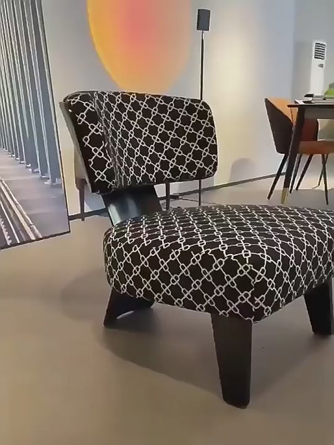 Modena Eleganza – Italian Minimalist Fabric Lounge Chair for Living Room & Leisure Spaces