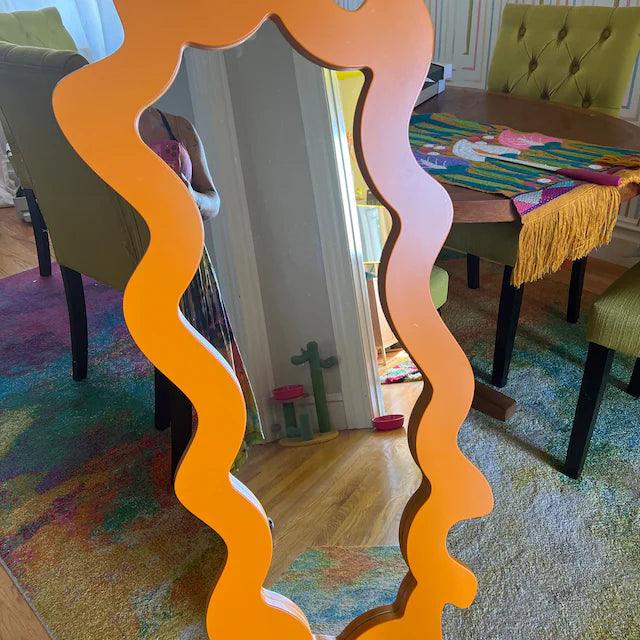 Wavy Edge Full-Length Mirror – Modern and Playful Design - Uber Decor